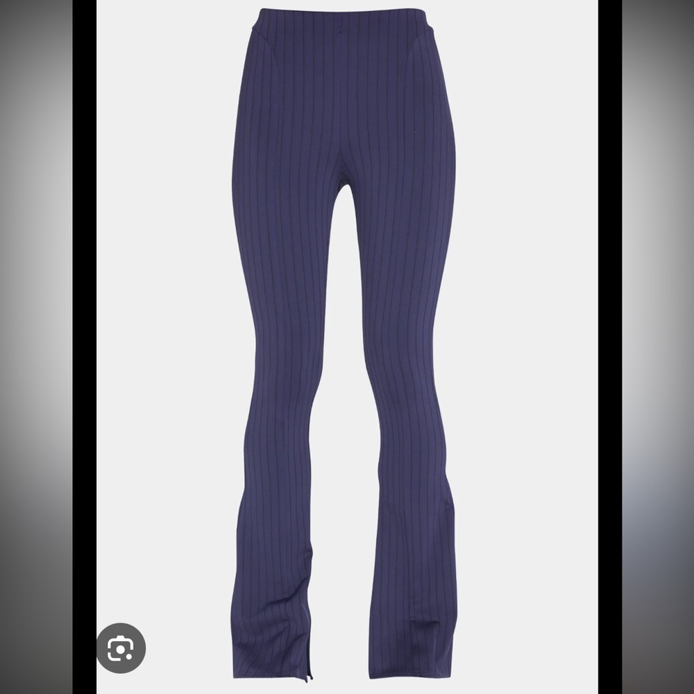 High-Waist Pinstripe Zip It Flare Legging - M